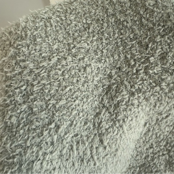 SKIMS High Waist Textured light sage green shorts, NWT! - Picture 5 of 5